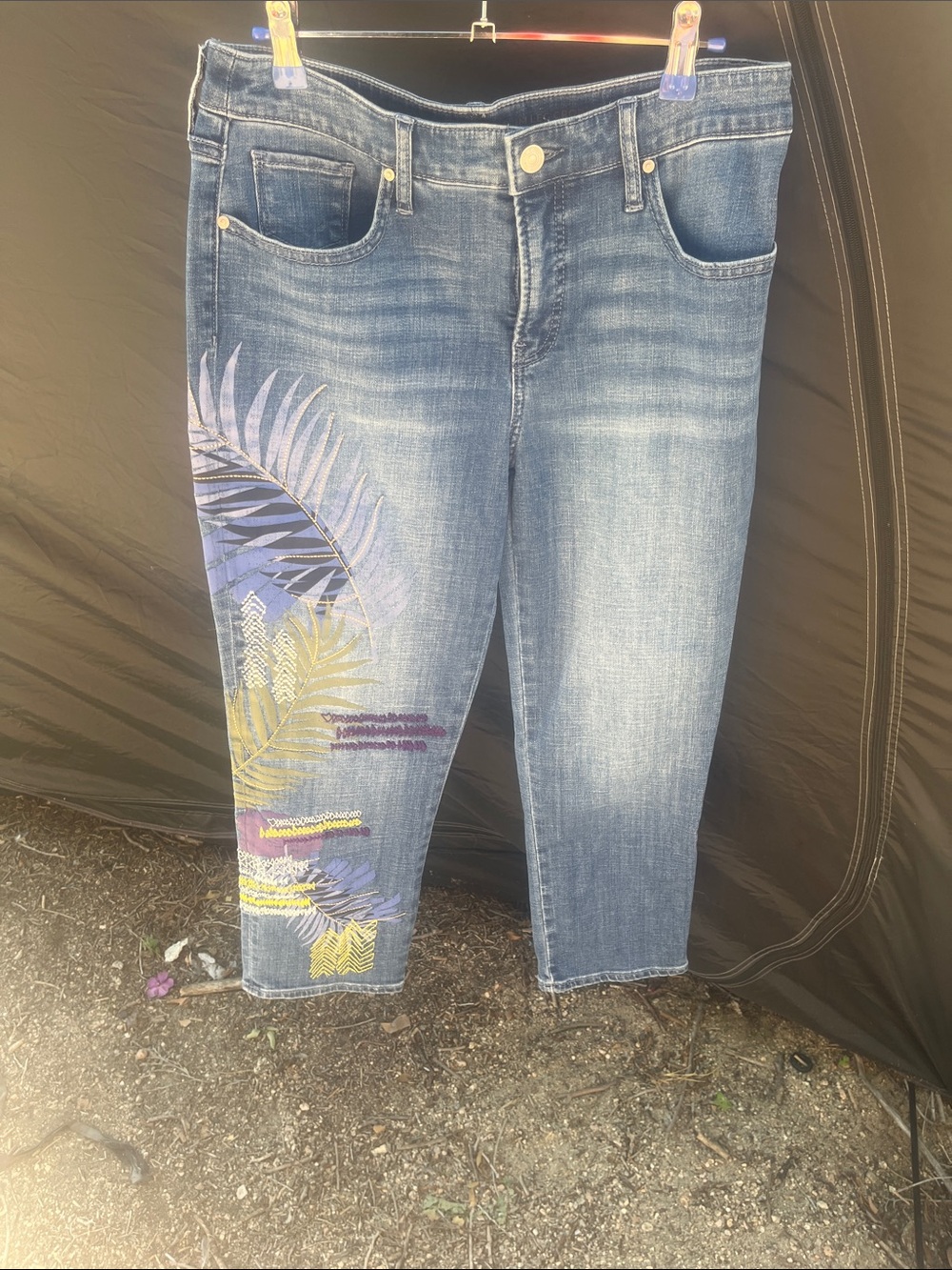 Women’s Cropped Embroidered Blue Denim Jeans